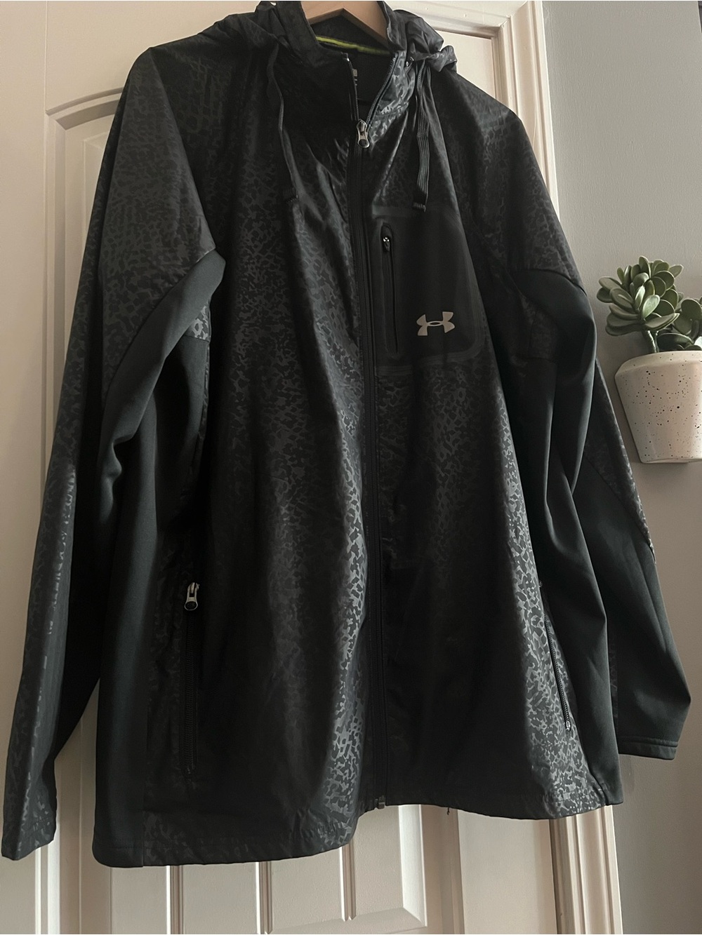 Like New! Under Armour: Hooded Lightweight Jacket.